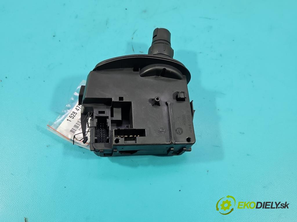 Renault Clio III 2005-2012 1.5 dci 68 HP manual 50 kW 1461 cm3 5- prepínač stieračov 88103006209 (Prepínacie páčky pod volantom)