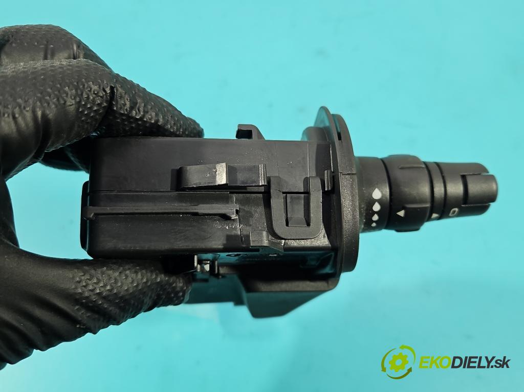 Renault Clio III 2005-2012 1.5 dci 68 HP manual 50 kW 1461 cm3 5- prepínač stieračov 88103006209 (Prepínacie páčky pod volantom)