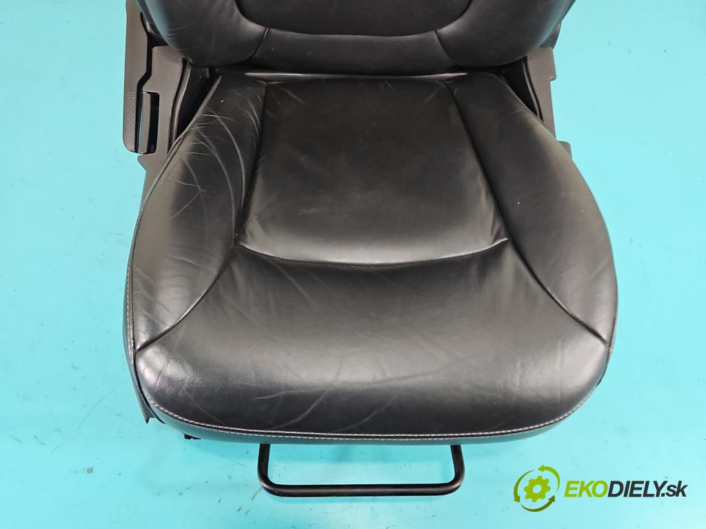 Fiat Freemont 2.0 JTD 170 HP automatic 125 kW 1956 cm3 5- Sedačka pravý  (Sedadlo)