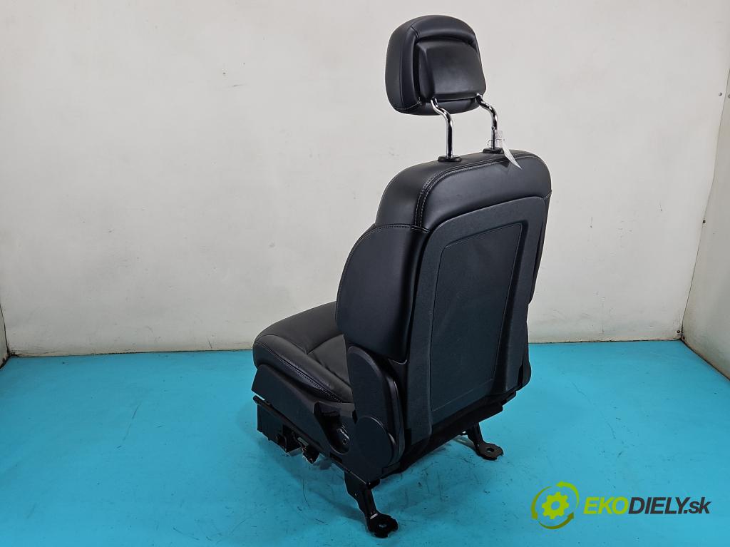 Fiat Freemont 2.0 JTD 170 HP automatic 125 kW 1956 cm3 5- Sedačka pravý  (Sedadlo)