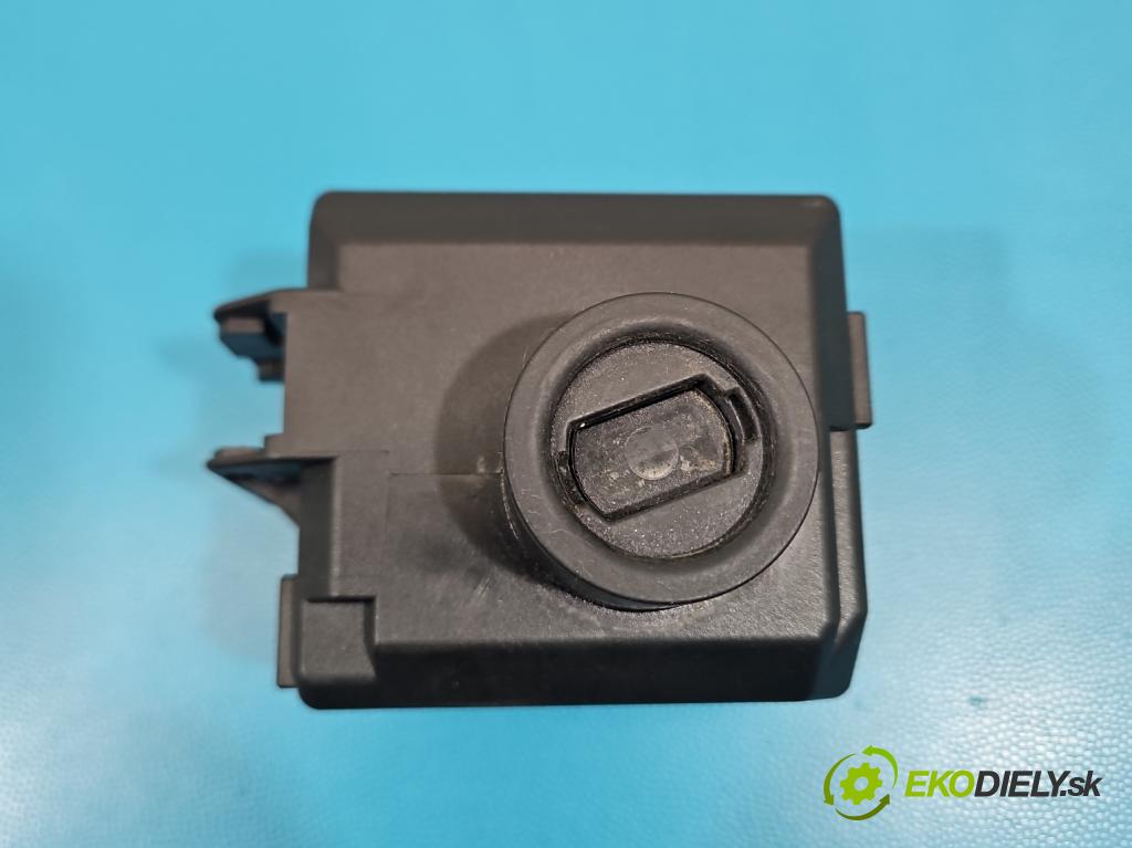 Mercedes Vito W447 2014- 1.75 cdi 102 HP manual 75 kW 1750 cm3 5- Spínačka A4479007213 (Spínacia skrinka)