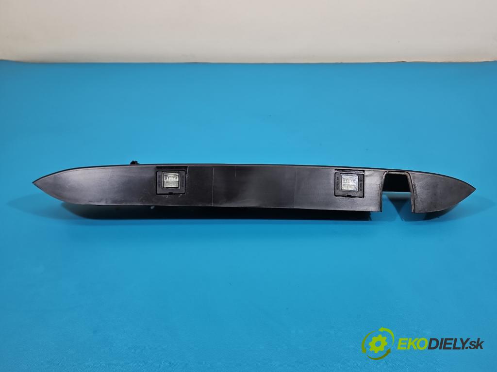 Mercedes Vito W447 2014- 1.75 cdi 102 hp manual 75 kW 1750 cm3 5- Podsvícení A4477400093