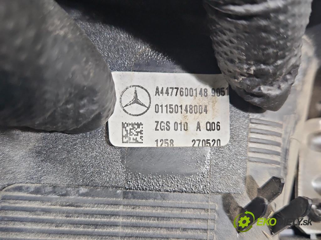 Mercedes Vito W447 2014- 1.75 cdi 102 hp manual 75 kW 1750 cm3 5- klika uvnitř: zadní pravé A4477600148 (Klika dveří ostatní)
