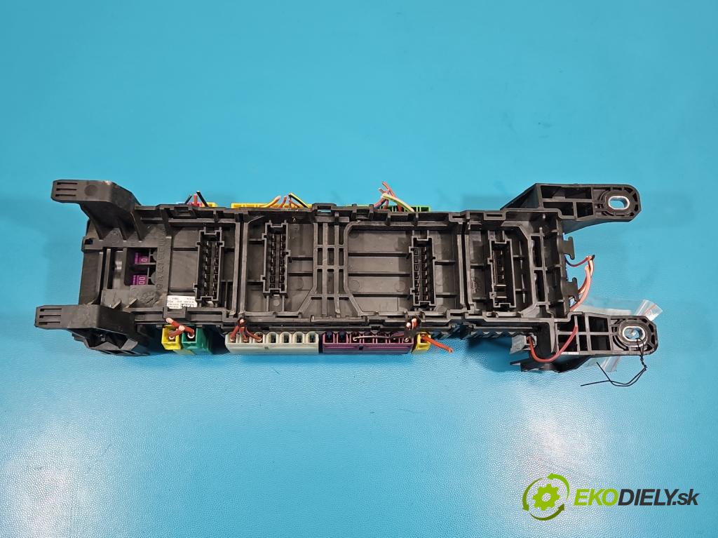 Mercedes Vito W447 2014- 1.75 cdi 102 hp manual 75 kW 1750 cm3 5- skříňka pojistková A4479060117 (Pojistková skříňka)