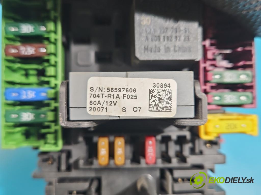 Mercedes Vito W447 2014- 1.75 cdi 102 hp manual 75 kW 1750 cm3 5- skříňka pojistková A4479060117 (Pojistková skříňka)