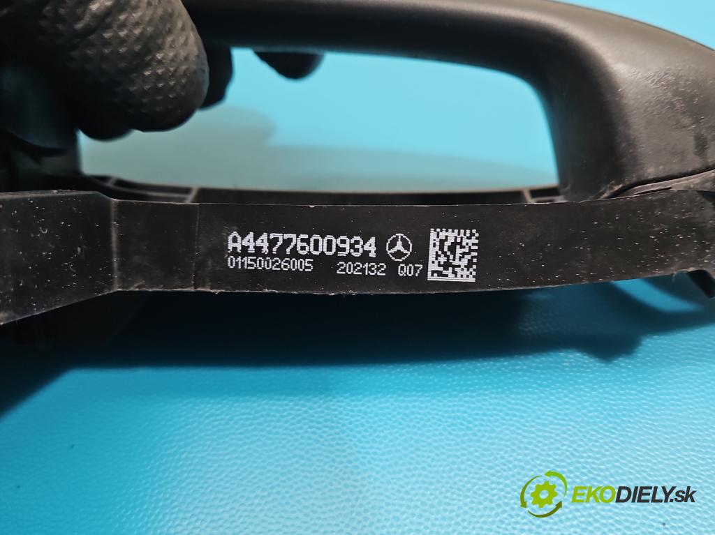 Mercedes Vito W447 2014- 1.75 cdi 102 hp manual 75 kW 1750 cm3 5- klika zadní pravé A4477600934 (Klika dveří ostatní)