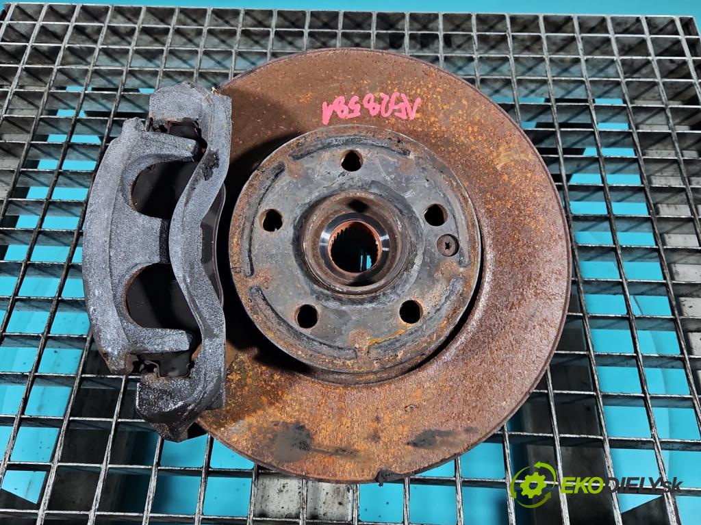 Mercedes Vito W447 2014- 1.75 cdi 102 HP manual 75 kW 1750 cm3 5- náboj ľavé  (Náboj kolesa)