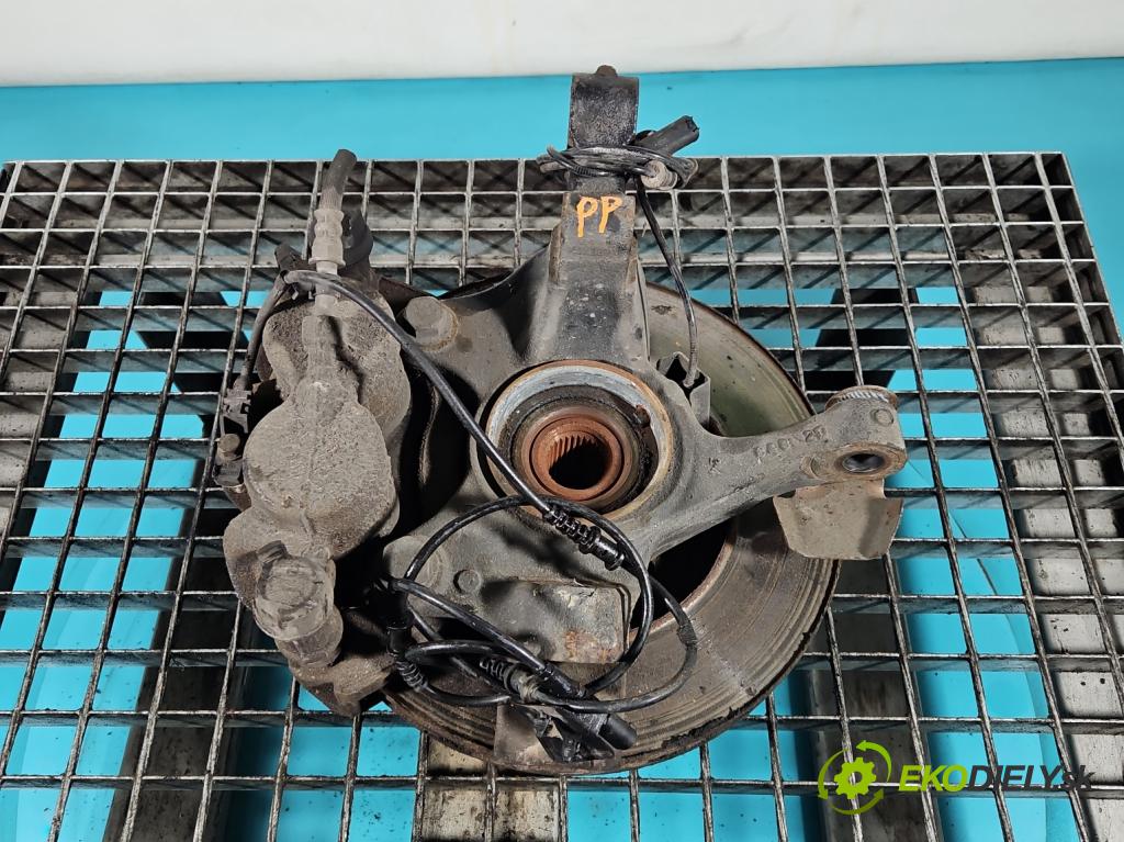 Mercedes Vito W447 2014- 1.75 cdi 102 HP manual 75 kW 1750 cm3 5- náboj pravé  (Náboj kolesa)