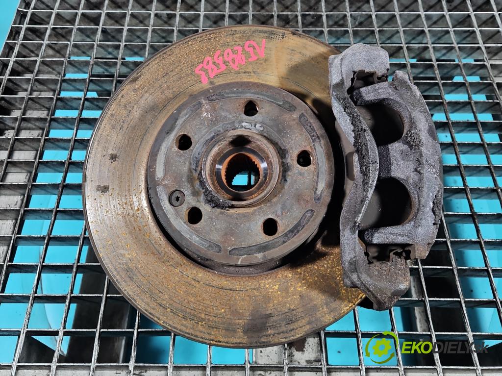 Mercedes Vito W447 2014- 1.75 cdi 102 HP manual 75 kW 1750 cm3 5- náboj pravé  (Náboj kolesa)