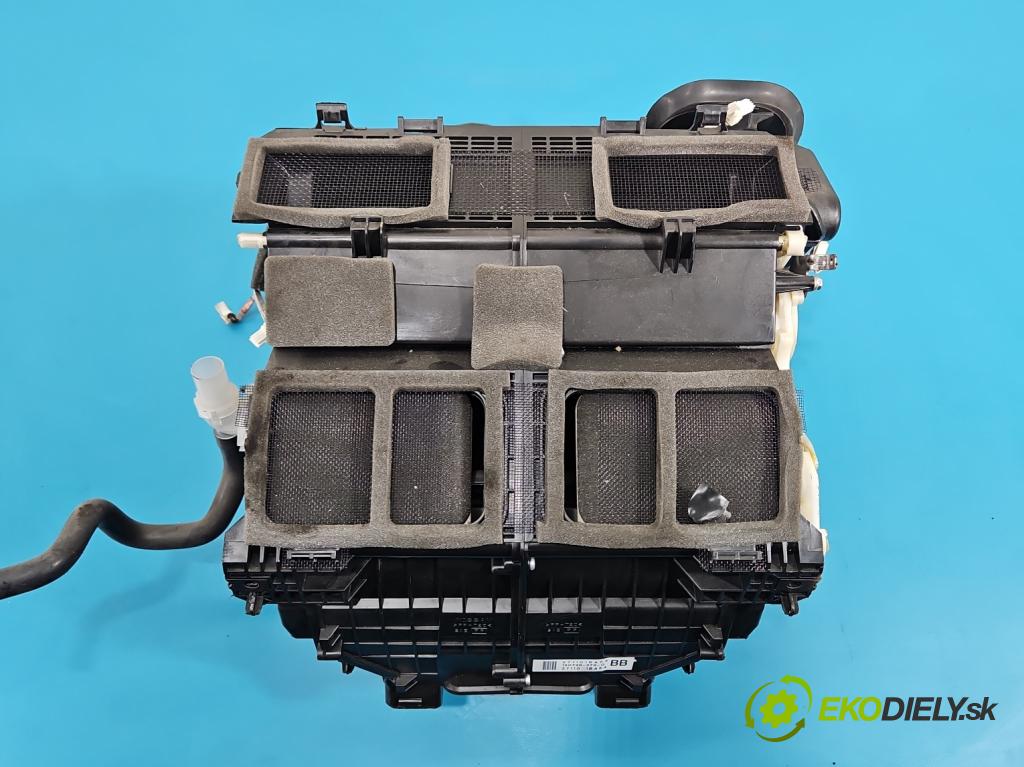 Infiniti QX50 2013-2015 3.7 V6 320KM automatic 235 kW 3696 cm3 5- radiátor 27110-1BA6A (Radiátor topení)