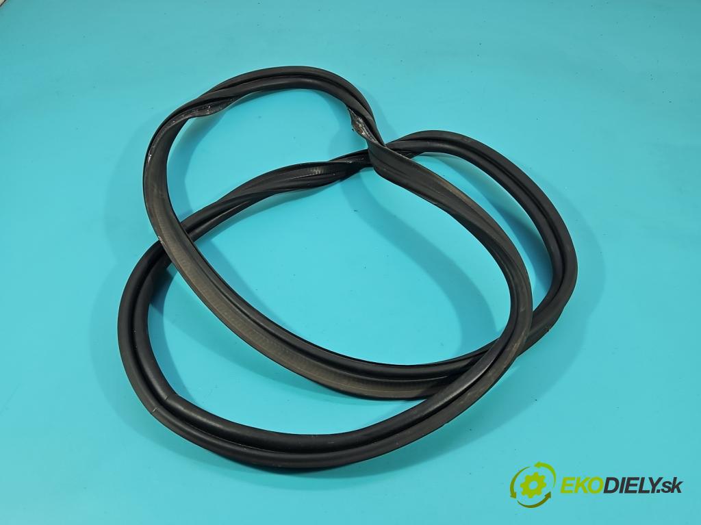 Mercedes CLA C118/X118 2019-2025 1.3b: 163 HP automatic 120 kW 1300 cm3 4- Těsnění: kufrové dvere A1186930300