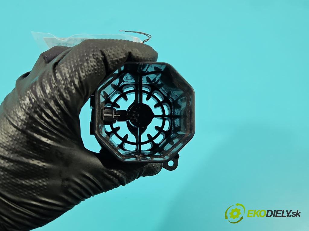 Mercedes CLA C118/X118 2019-2025 1.3b: 163 HP automatic 120 kW 1300 cm3 4- Mřížka: kúrenia stredová A177830650 (Mriežka kúrenia (fukár))