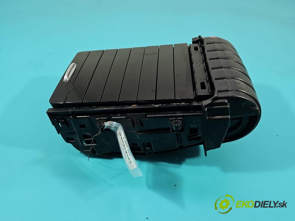 Mercedes CLA C118/X118 2019-2025 1.3b: 163 HP automatic 120 kW 1300 cm3 4- Rukojeť: na nápoje: A1679054700 (Držiak (úchyt) na nápoje)