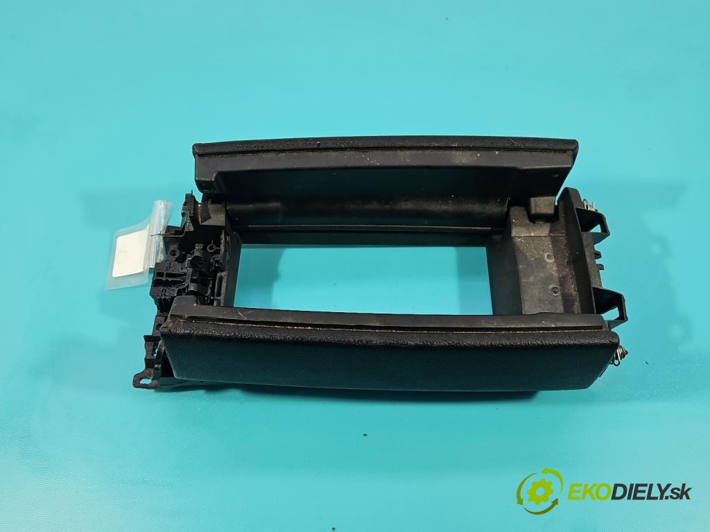 Mercedes CLA C118/X118 2019-2025 1.3b: 163 HP automatic 120 kW 1300 cm3 4- operadlo A1776806603 (Lakťová opierka)