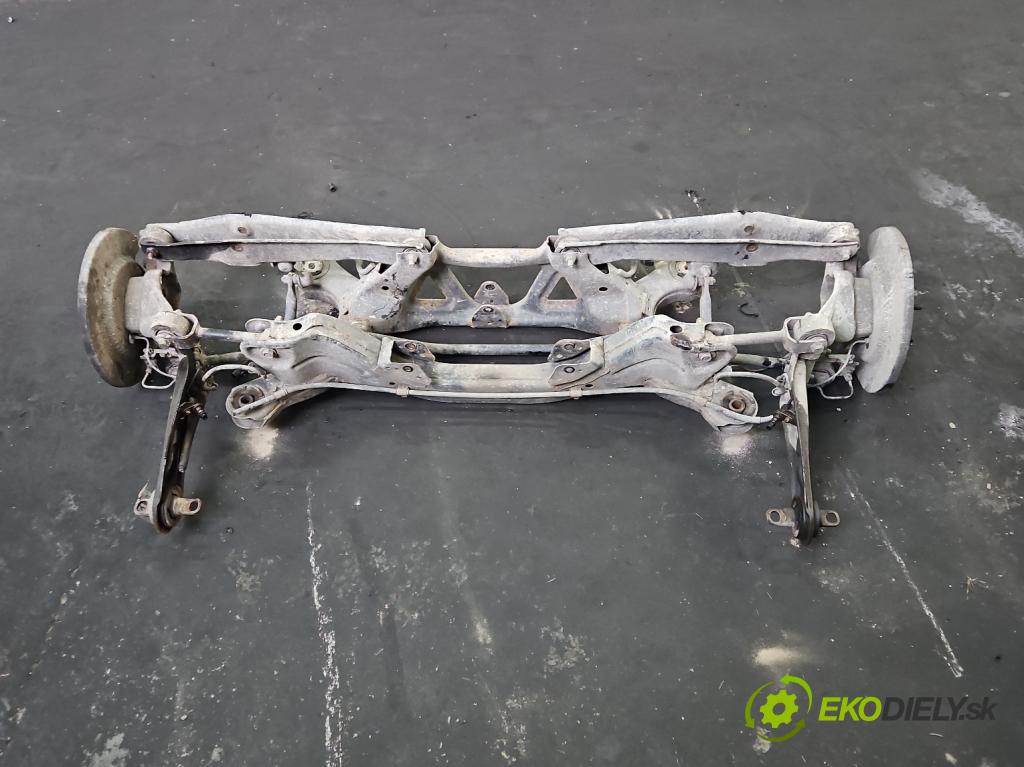 Fiat Freemont 2.0 JTD 170 HP automatic 125 kW 1956 cm3 5- zadna výstuha  (Výstuha zadná)