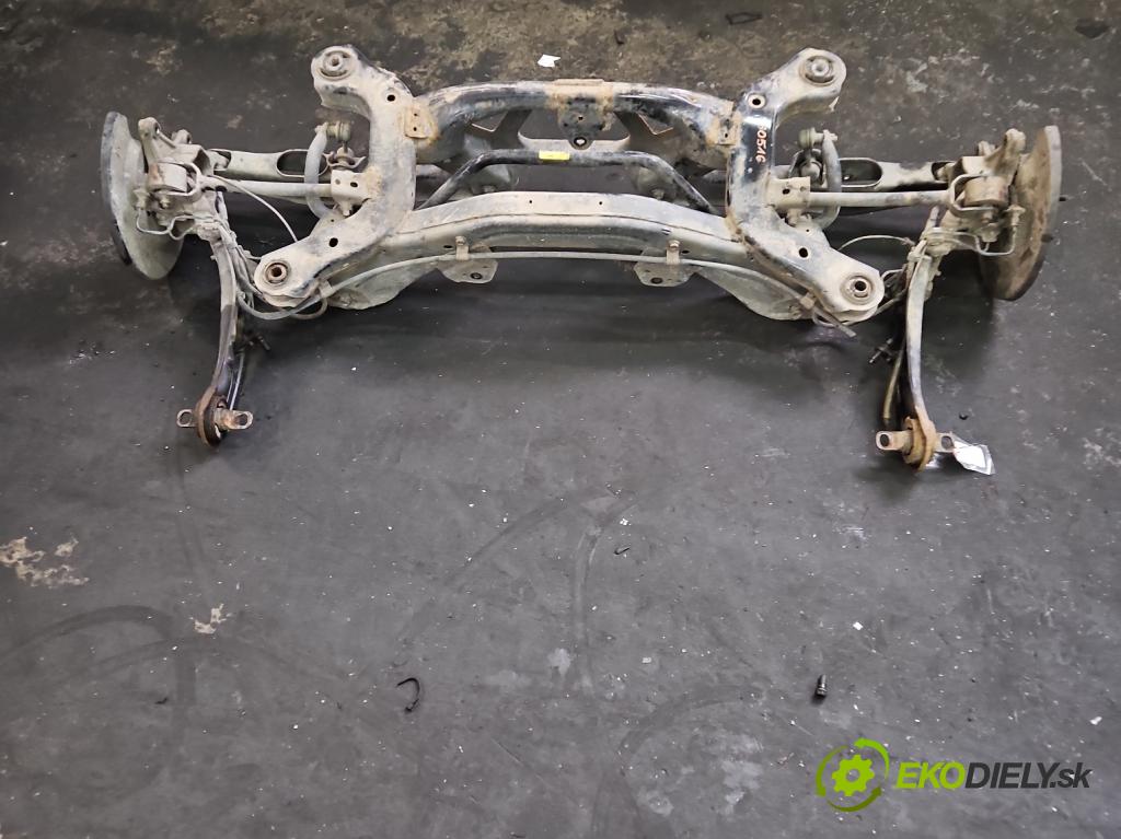 Fiat Freemont 2.0 JTD 170 HP automatic 125 kW 1956 cm3 5- zadna výstuha  (Výstuha zadná)