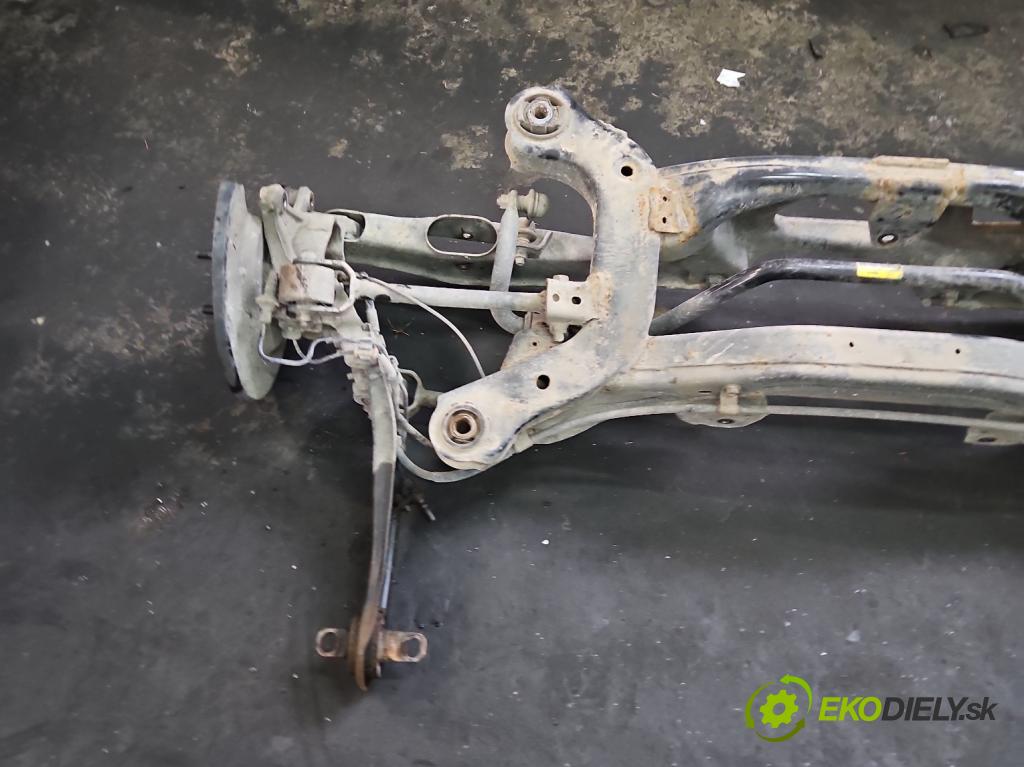 Fiat Freemont 2.0 JTD 170 HP automatic 125 kW 1956 cm3 5- zadna výstuha  (Výstuha zadná)