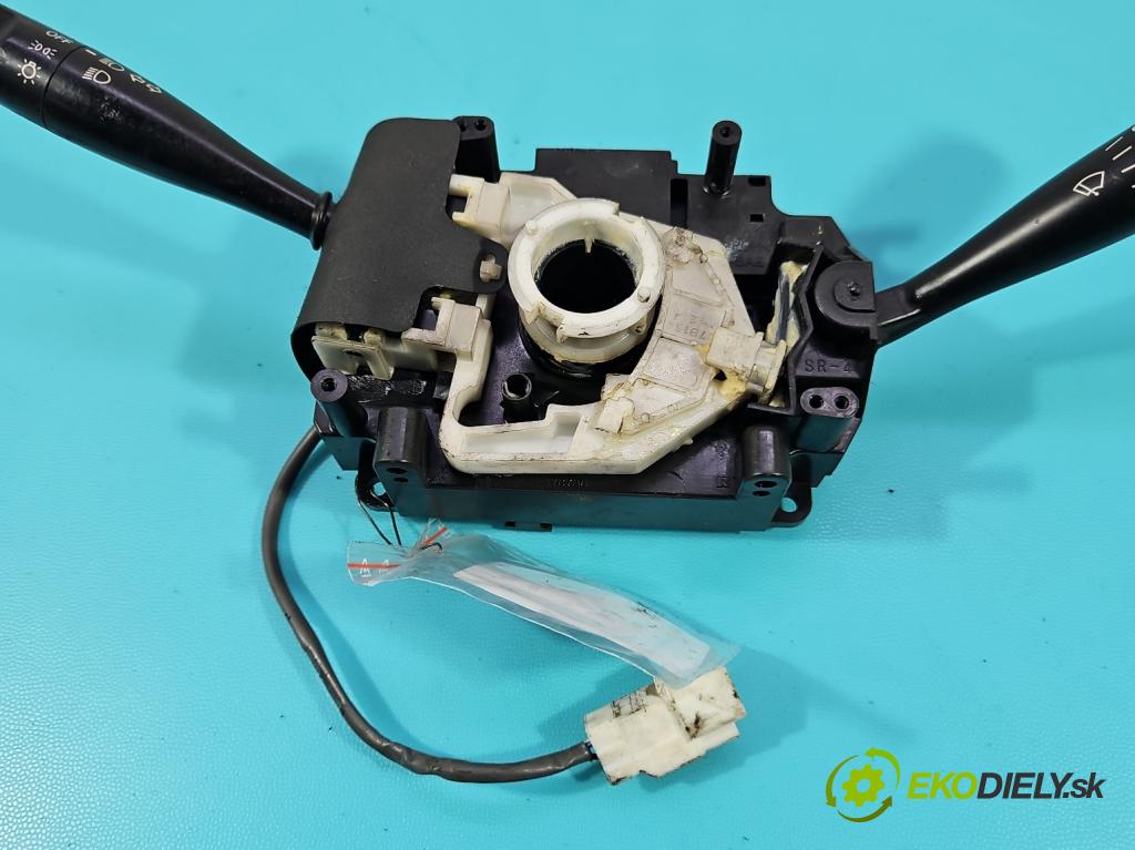 Suzuki JIMNY III 1998-2018 1.3 16V VVT 80 HP manual 59 kW 1298 cm3 3- prepínač komplex:  (Prepínacie páčky pod volantom)