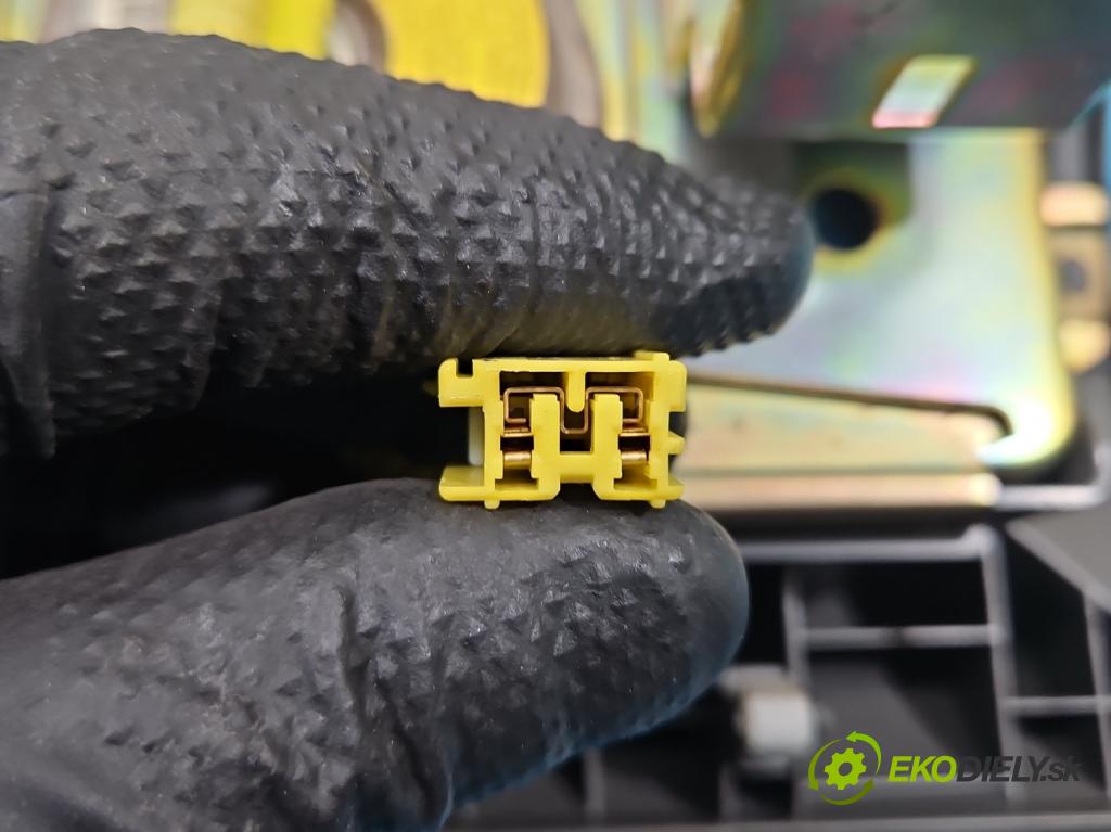 Suzuki JIMNY III 1998-2018 1.3 16V VVT 80 HP manual 59 kW 1298 cm3 3- airbag vzduch: spolujezdce: 73910-81A10 (Airbag)