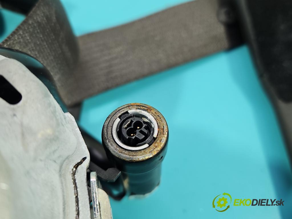 Opel Astra V  2015-2022 1.4 T 125 hp manual 92 kW 1399 cm3 5- stěna bezpečnost přední levý 39040718