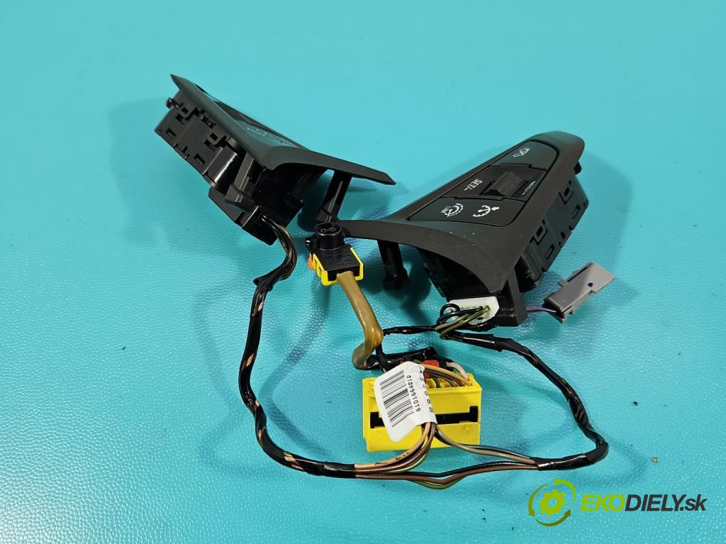 Opel Astra V  2015-2022 1.4 T 125 HP manual 92 kW 1399 cm3 5- prepínač multifunkční: řízení: 13470315 (Prepínacie páčky pod volantom)