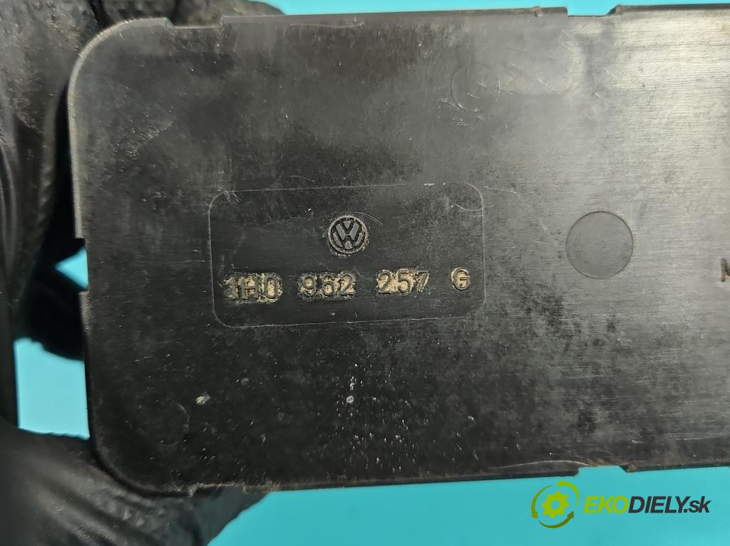 Vw Polo III 6N 1994-2001 1.4 MPI 60 hp manual 44 kW 1390 cm3 5- Centrálni: zámek: 1H0962257G