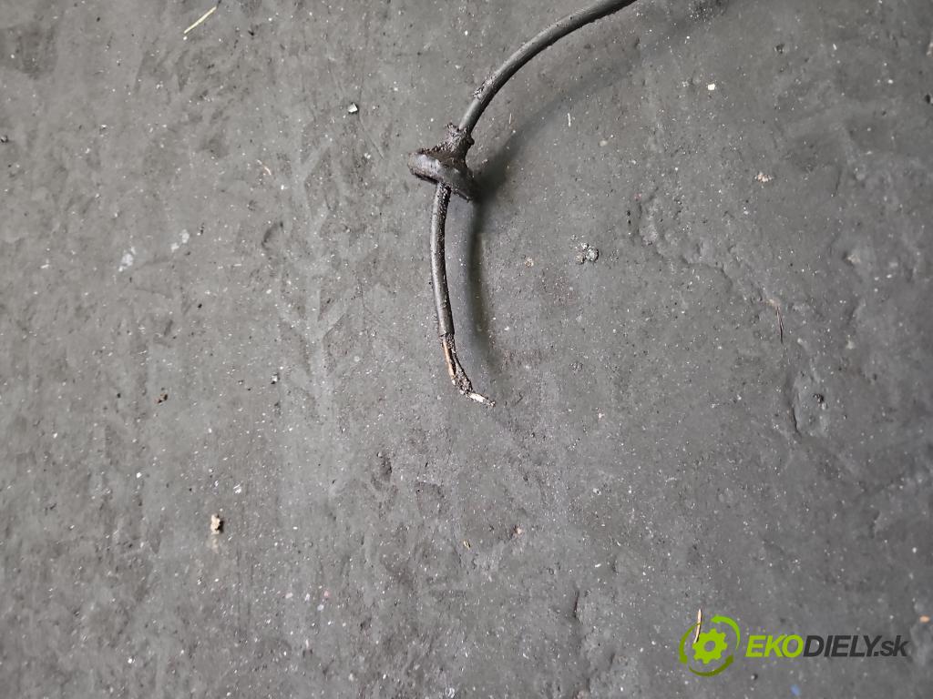 Vw Polo III 6N 1994-2001 1.4 MPI 60 hp manual 44 kW 1390 cm3 5- zadní výztuha  (Zadní výztuha)