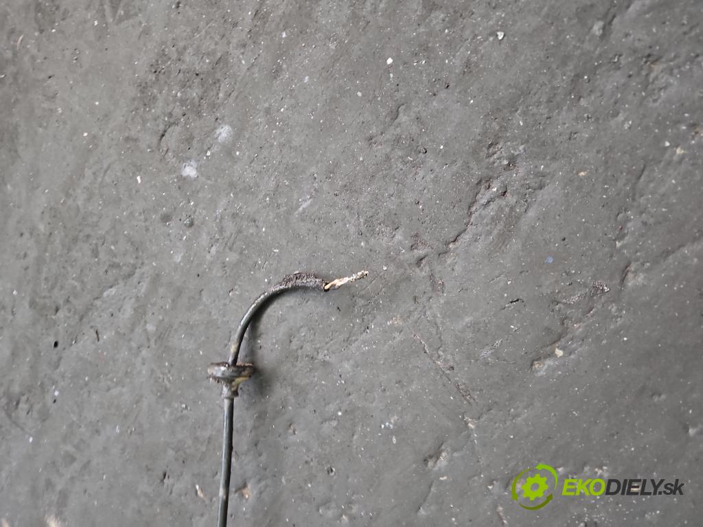 Vw Polo III 6N 1994-2001 1.4 MPI 60 hp manual 44 kW 1390 cm3 5- zadní výztuha  (Zadní výztuha)