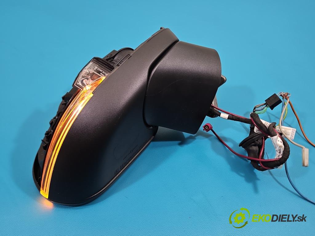 Mercedes CLA C118/X118 2019-2025 1.3b: 163 hp automatic 120 kW 1300 cm3 4- zpětné zrcátko pravé  (Klika dveří ostatní)