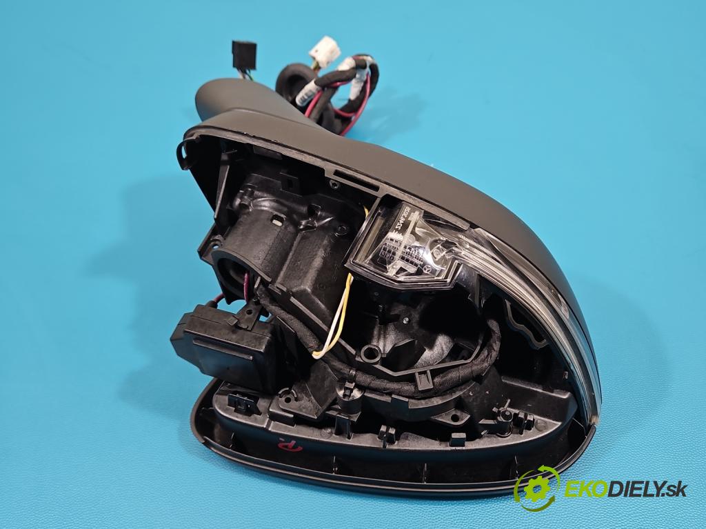 Mercedes CLA C118/X118 2019-2025 1.3b: 163 hp automatic 120 kW 1300 cm3 4- zpětné zrcátko pravé  (Klika dveří ostatní)