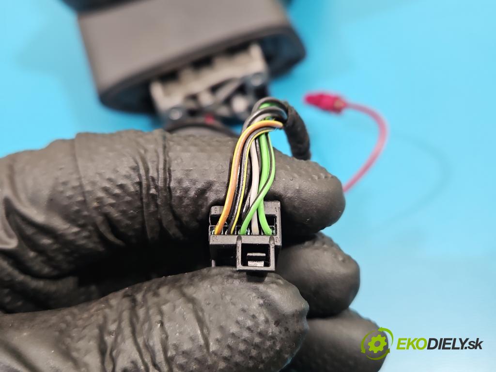 Mercedes CLA C118/X118 2019-2025 1.3b: 163 hp automatic 120 kW 1300 cm3 4- zpětné zrcátko pravé  (Klika dveří ostatní)