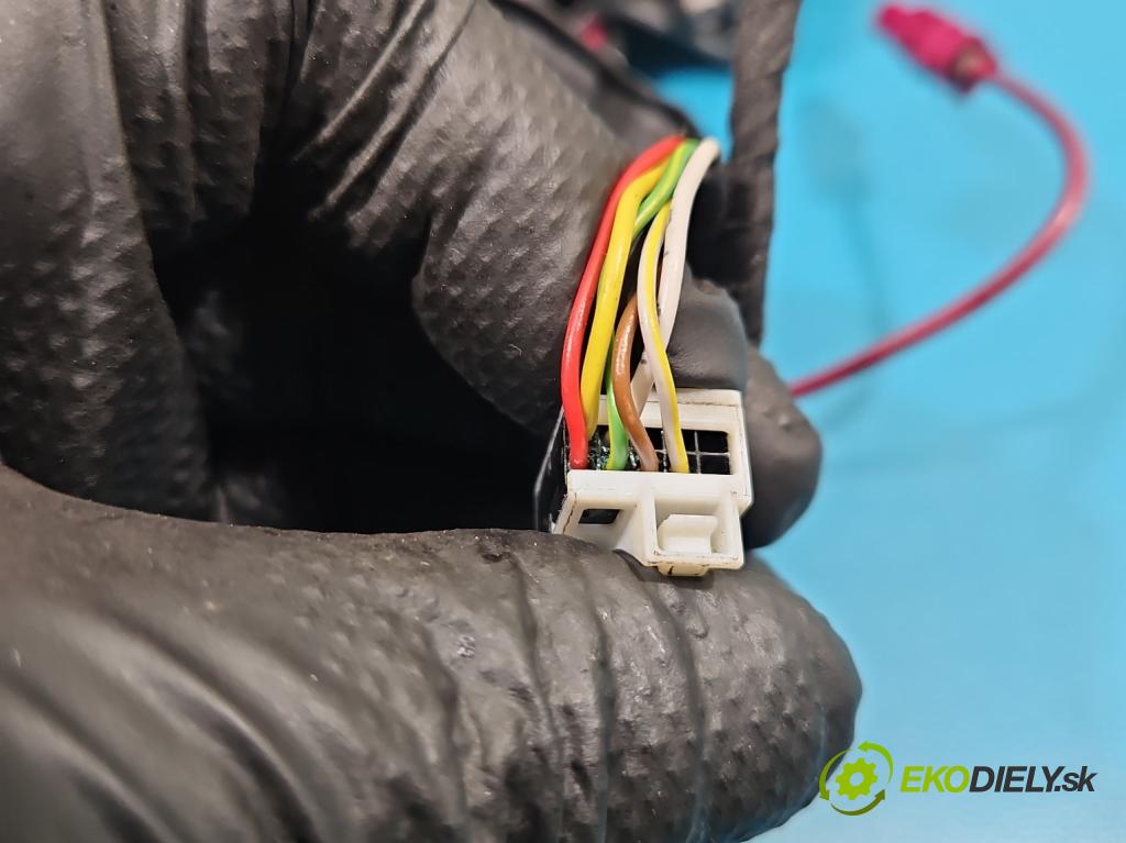 Mercedes CLA C118/X118 2019-2025 1.3b: 163 hp automatic 120 kW 1300 cm3 4- zpětné zrcátko pravé  (Klika dveří ostatní)