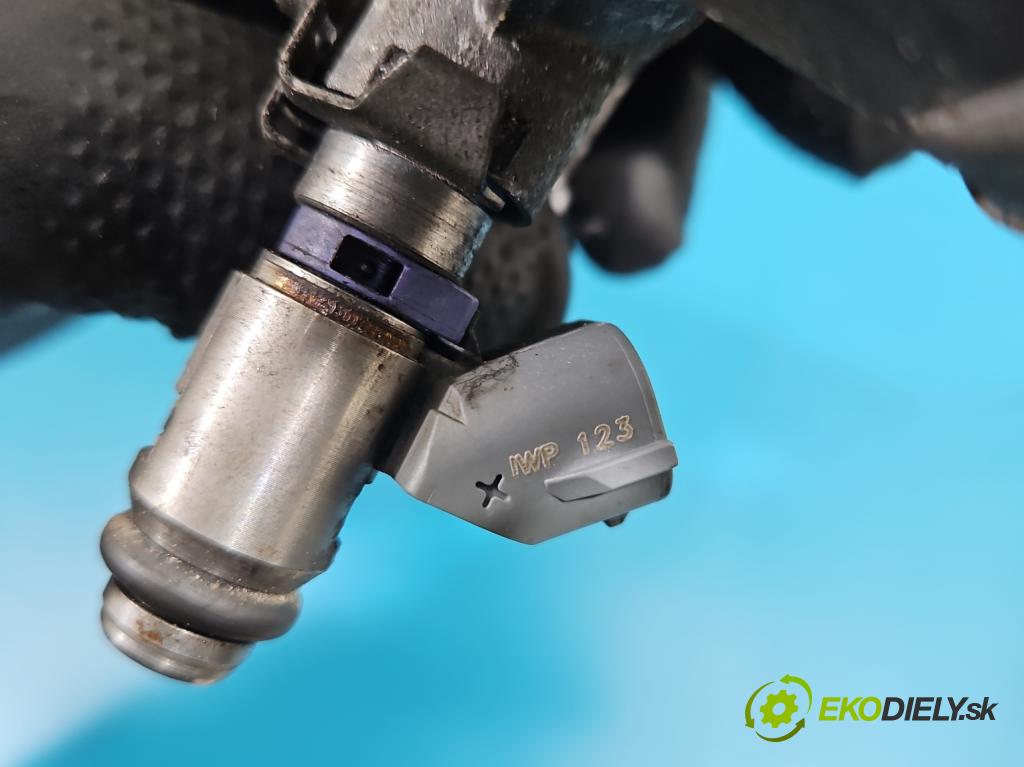 Seat Leon I 1999-2005 1.6 16v 105 HP manual 77 kW 1598 cm3 5- vstrek 036133319AL (Vstrekovač paliva)