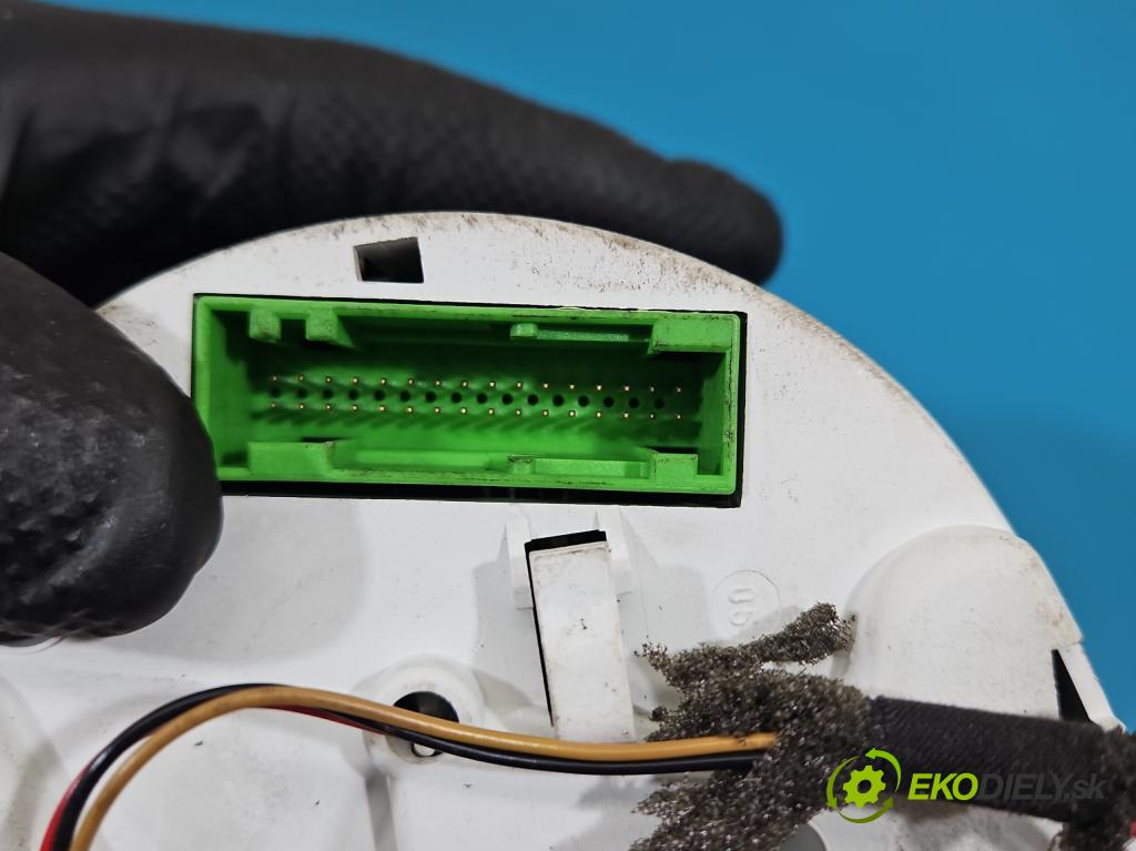 Audi A3 8L 1996-2003 1.8 T 150 HP automatic 110 kW 1781 cm3 3- prístrojovka/ budíky 8L0920931F (Prístrojová doska)