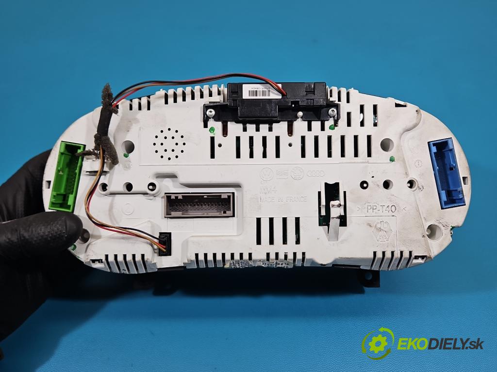 Audi A3 8L 1996-2003 1.8 T 150 HP automatic 110 kW 1781 cm3 3- prístrojovka/ budíky 8L0920931F (Prístrojová doska)