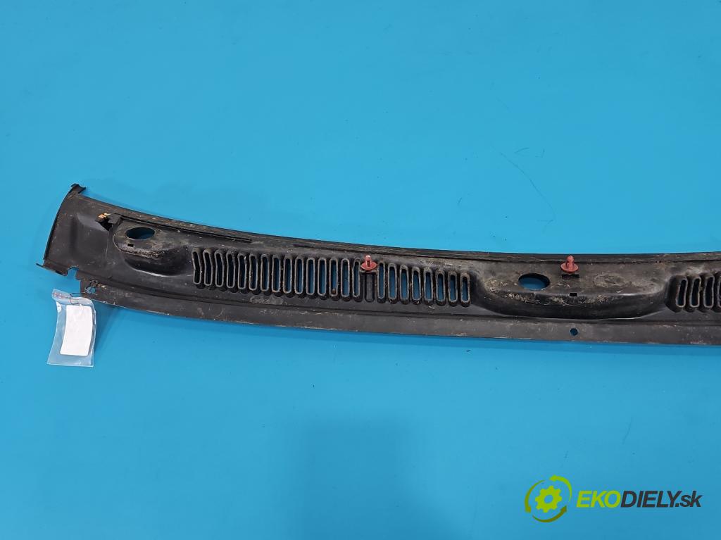 Suzuki JIMNY III 1998-2018 1.3 16V VVT 80 hp manual 59 kW 1298 cm3 3- torpédo 77310-81A10 (Plast pod čelním sklem)