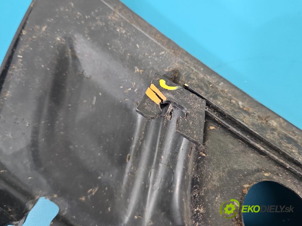 Suzuki JIMNY III 1998-2018 1.3 16V VVT 80 hp manual 59 kW 1298 cm3 3- torpédo 77310-81A10 (Plast pod čelním sklem)