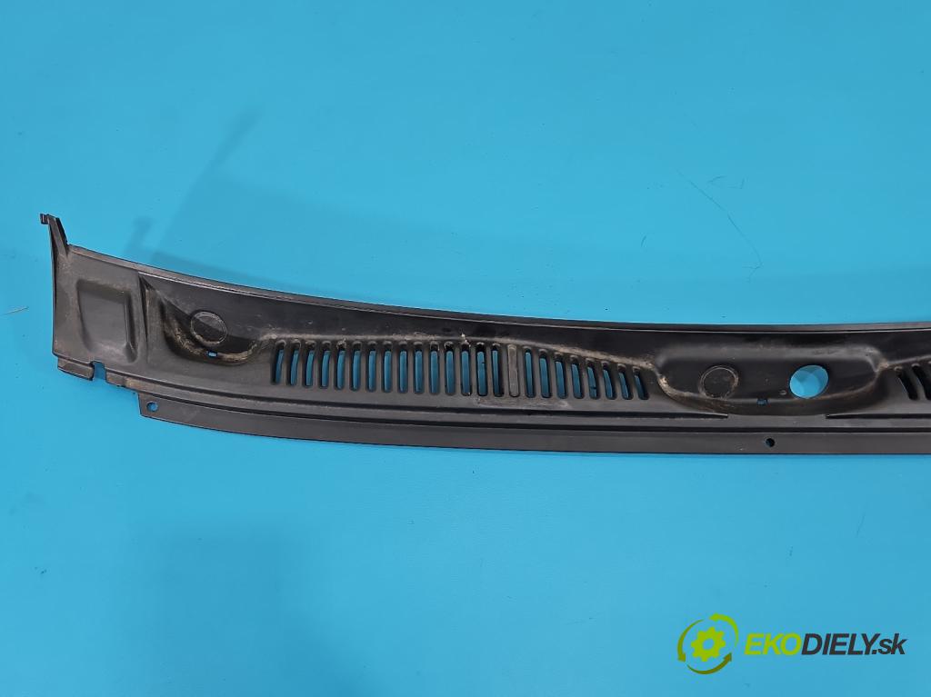 Suzuki JIMNY III 1998-2018 1.3 16V VVT 80 hp manual 59 kW 1298 cm3 3- torpédo 77310-81A10 (Plast pod čelním sklem)