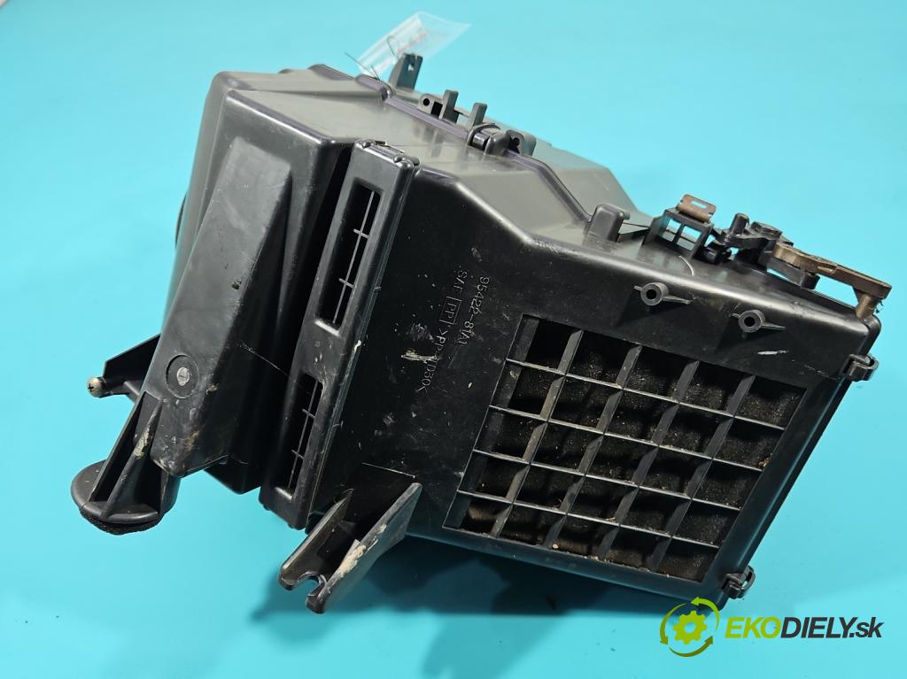 Suzuki JIMNY III 1998-2018 1.3 16V VVT 80 HP manual 59 kW 1298 cm3 3- obal filtra vzduchu 95422-81A1 (Obal vzduchového filtra)