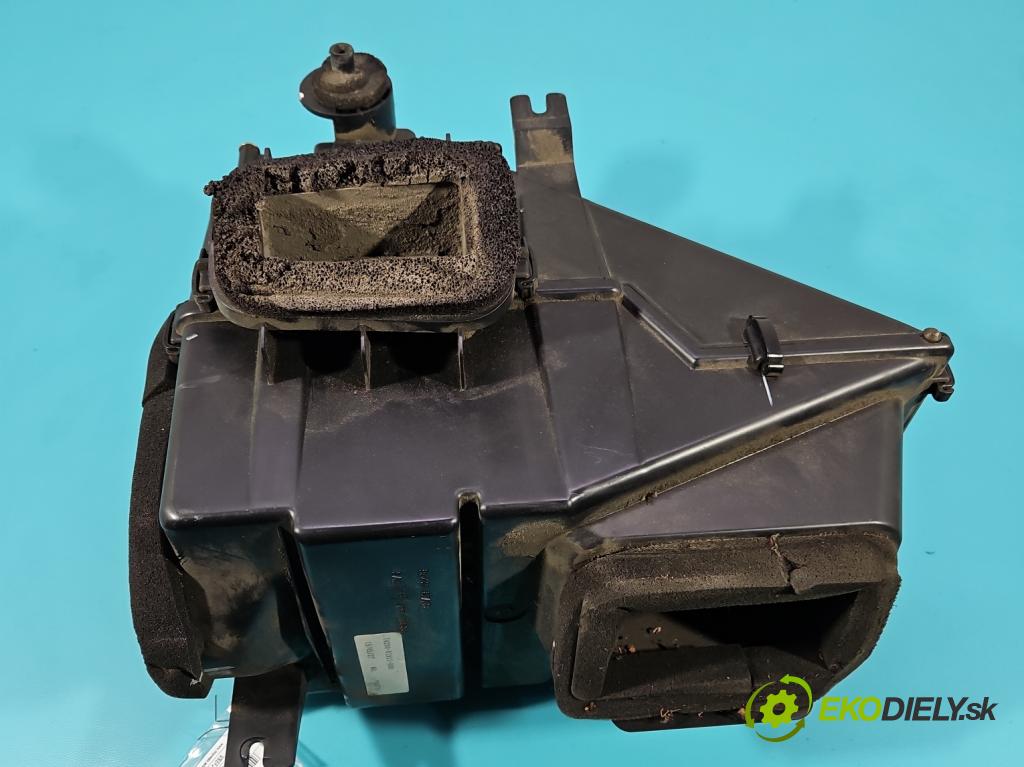 Suzuki JIMNY III 1998-2018 1.3 16V VVT 80 HP manual 59 kW 1298 cm3 3- obal filtra vzduchu 95422-81A1 (Obal vzduchového filtra)