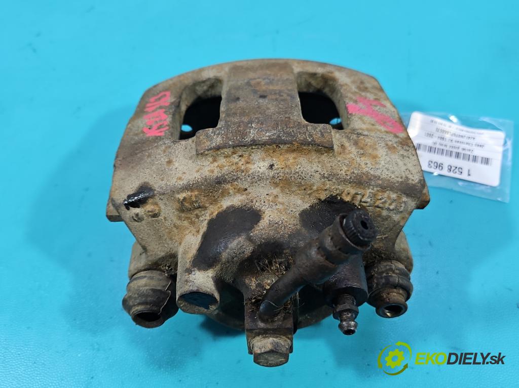 Jeep Cherokee XJ 1984-2001 122 HP manual 90 kW 2465 cm3 5- brzdič predné ľavý  (Kľučka dverí ostatné)
