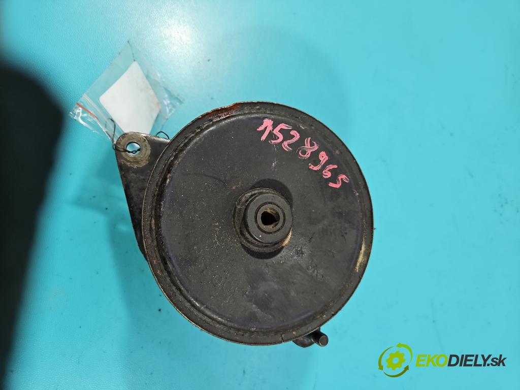 Jeep Cherokee XJ 1984-2001 122 HP manual 90 kW 2465 cm3 5- čerpadlo posilovač  (Servočerpadlo)