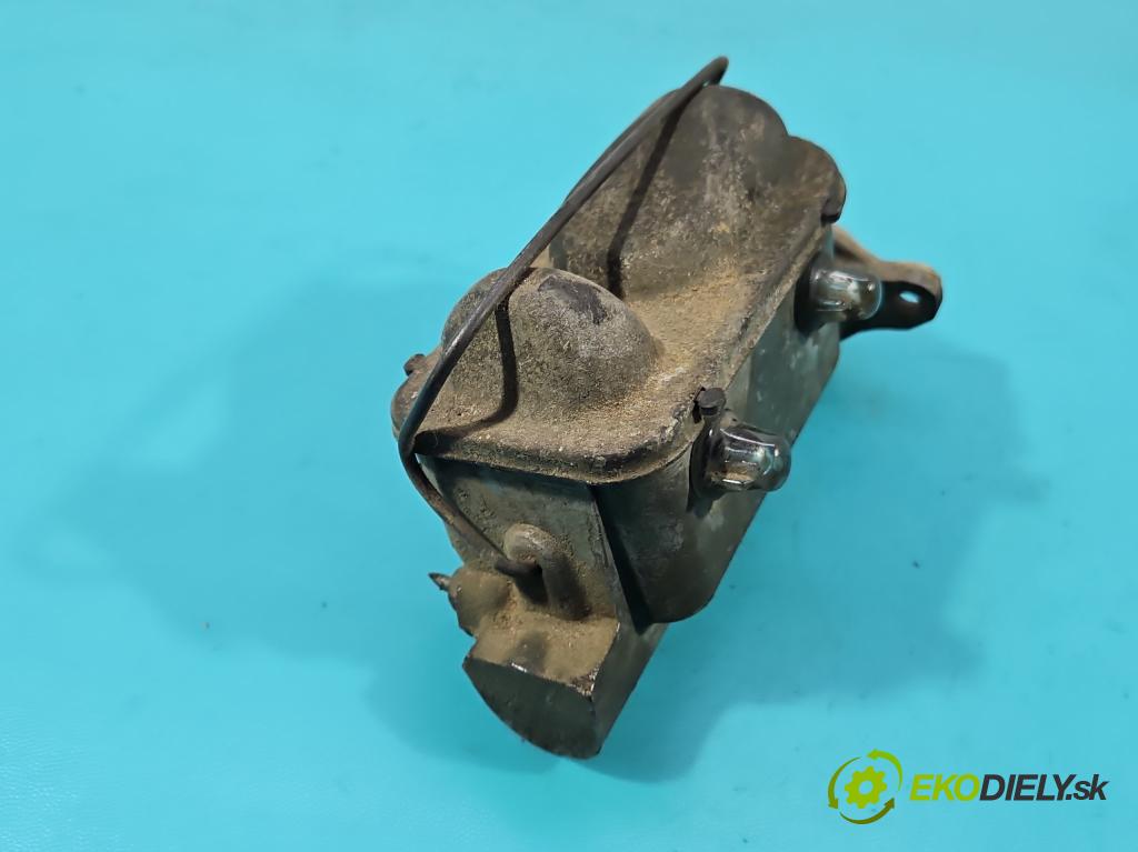 Jeep Cherokee XJ 1984-2001 122 HP manual 90 kW 2465 cm3 5- čerpadlo brzda: 2829331 (Posilňovač bŕzd)