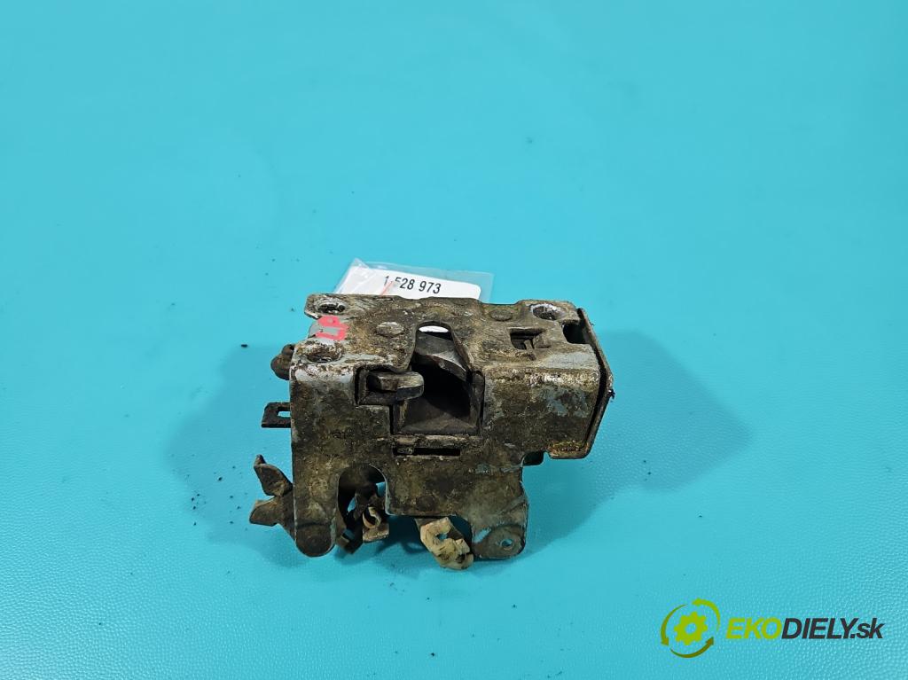 Jeep Cherokee XJ 1984-2001 122 HP manual 90 kW 2465 cm3 5- zámok predné ľavý