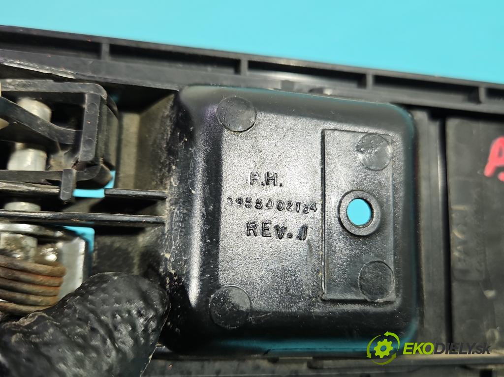 Jeep Cherokee XJ 1984-2001 122 hp manual 90 kW 2465 cm3 5- klika uvnitř: přední pravé SW695600