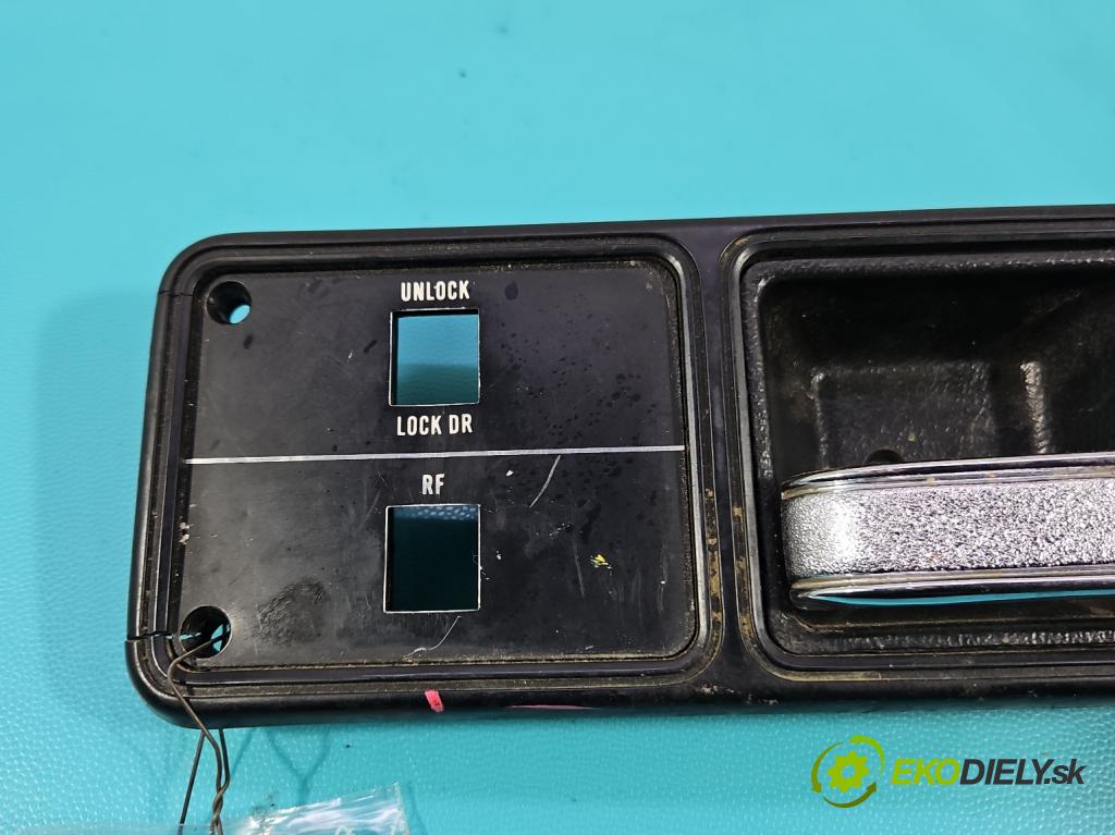 Jeep Cherokee XJ 1984-2001 122 hp manual 90 kW 2465 cm3 5- klika uvnitř: přední pravé SW695600