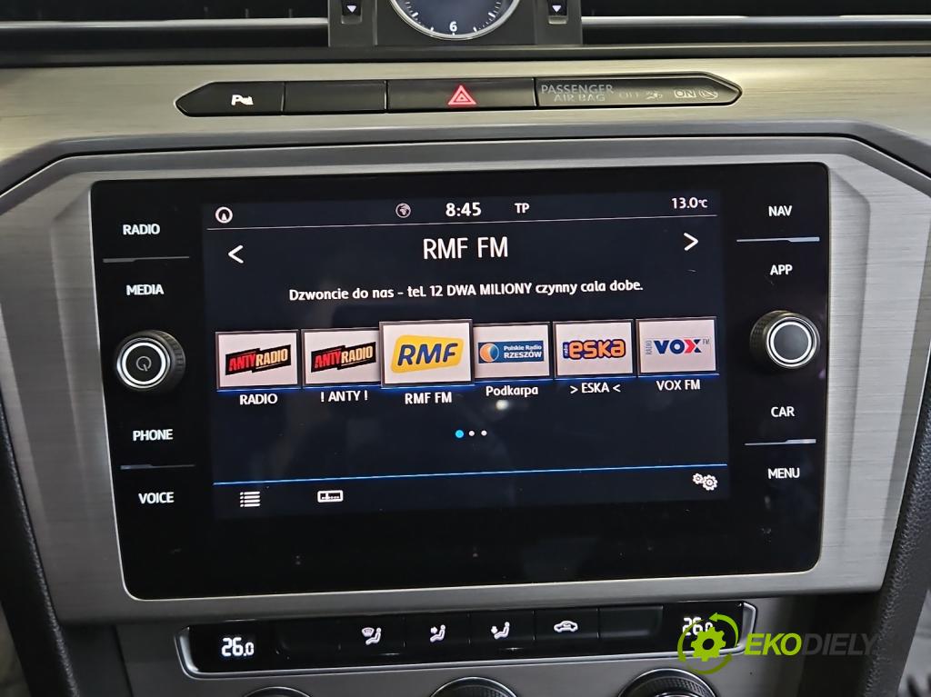 Vw Passat B8 2014 - 1.4 tsi 125 HP manual 92 kW 1395 cm3 4- Radio originál 5G6919605B