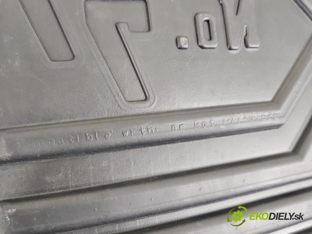 Vw Passat B8 2014 - 1.4 tsi 125 HP manual 92 kW 1395 cm3 4- Koberce: