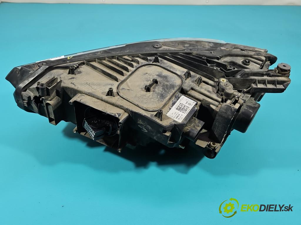 Vw Passat B8 2014 - 1.4 tsi 125 hp manual 92 kW 1395 cm3 4- světlo pravý 3G1941036L (Pravé přední světlo)