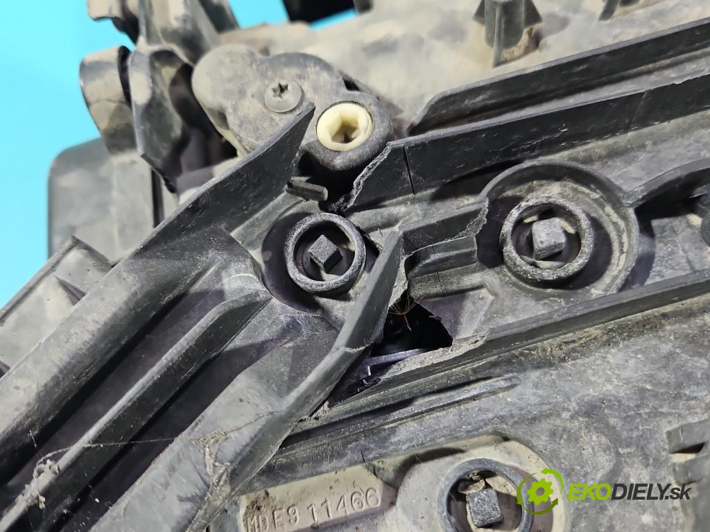 Vw Passat B8 2014 - 1.4 tsi 125 hp manual 92 kW 1395 cm3 4- světlo pravý 3G1941036L (Pravé přední světlo)